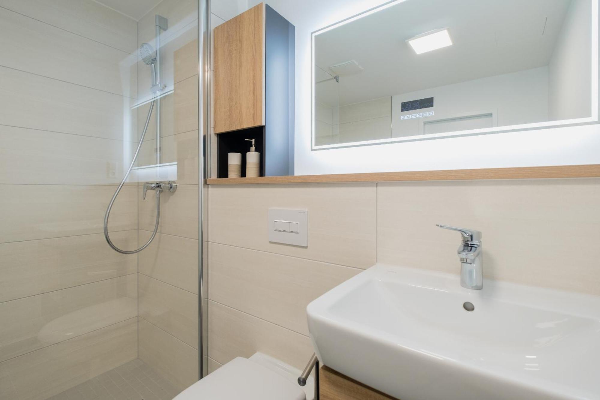Jade & Jabo - Sehr Schoene Zimmer & Apartements Zum Wohlfuehlen Tageweise & Wochenweise Buchbar Нойс Екстер'єр фото
