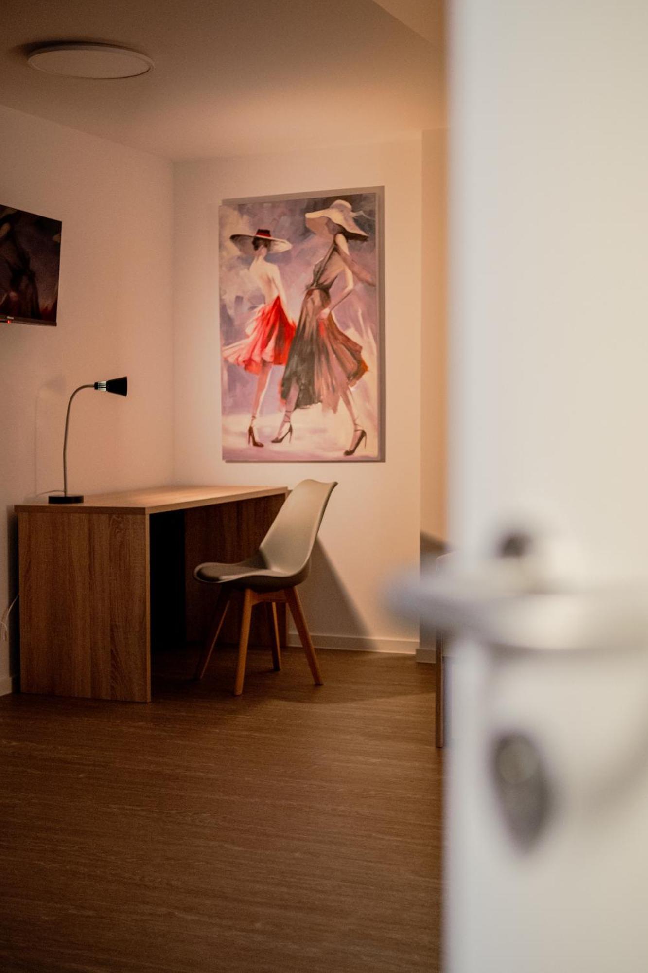 Jade & Jabo - Sehr Schoene Zimmer & Apartements Zum Wohlfuehlen Tageweise & Wochenweise Buchbar Нойс Екстер'єр фото