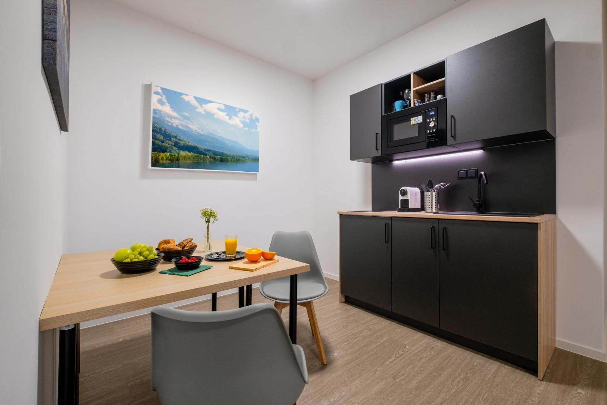 Jade & Jabo - Sehr Schoene Zimmer & Apartements Zum Wohlfuehlen Tageweise & Wochenweise Buchbar Нойс Екстер'єр фото