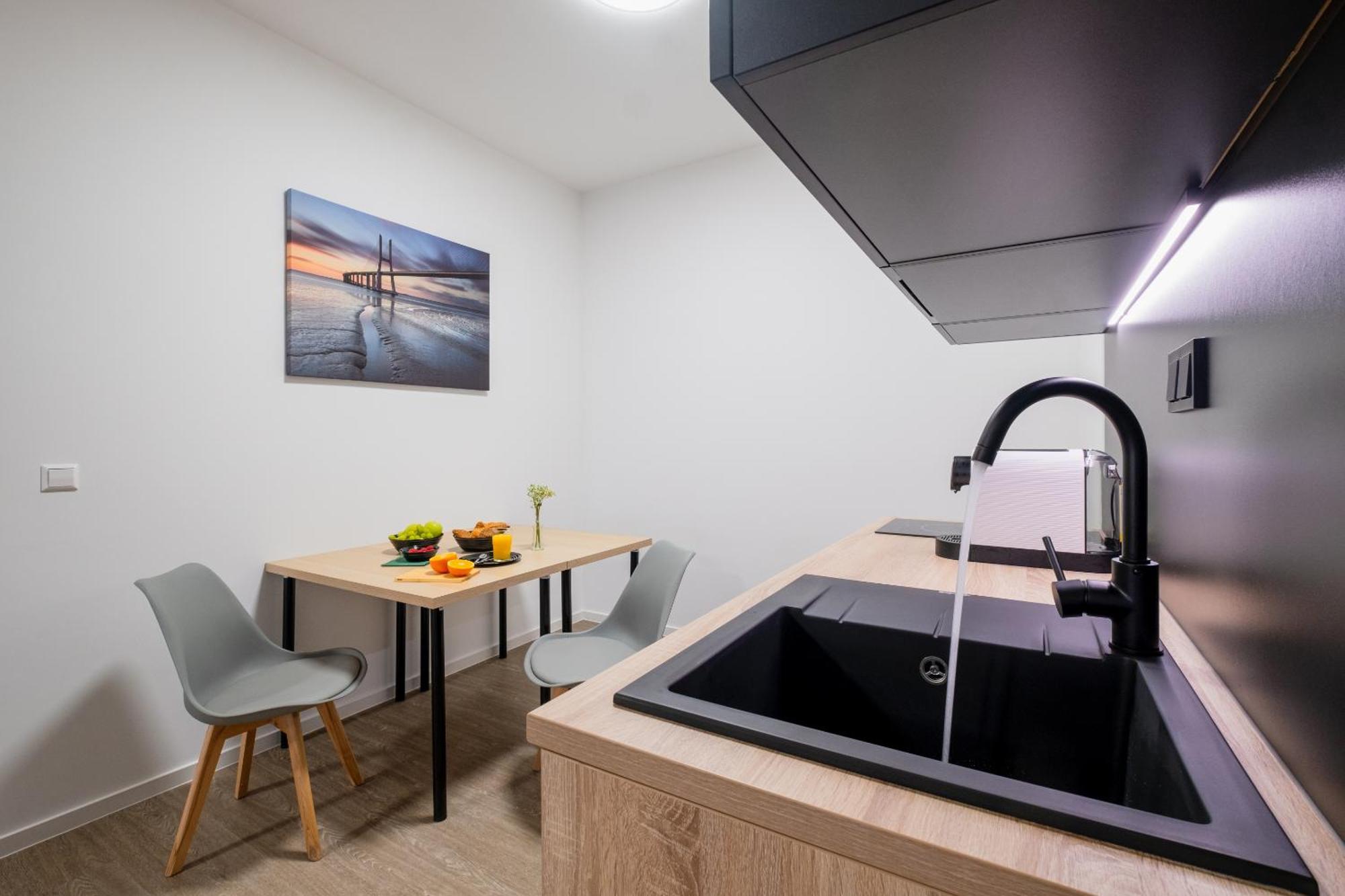 Jade & Jabo - Sehr Schoene Zimmer & Apartements Zum Wohlfuehlen Tageweise & Wochenweise Buchbar Нойс Екстер'єр фото